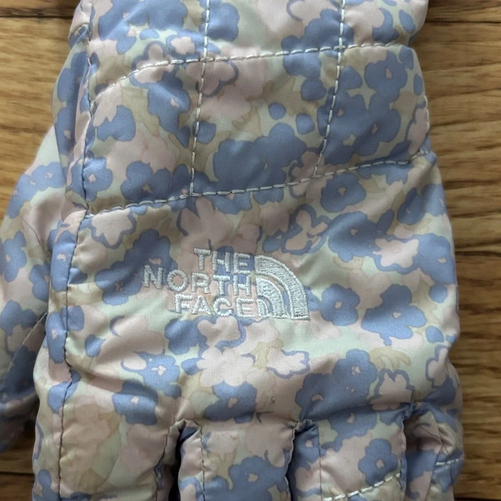 The North Face girls Blue and Cream Patterned Gloves